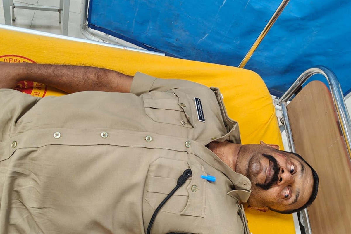 ഇടുക്കിയിൽ മദ്യ റെയ്ഡിനെ പോലീസുകാരന് വെട്ടേറ്റു